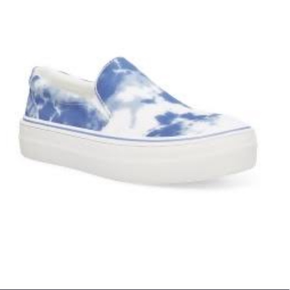 Steve Madden slip on shoes